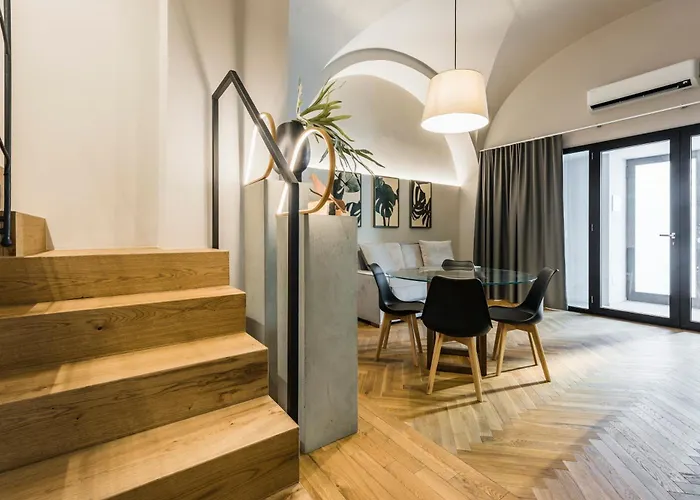 Ferrini Home - Piazza Trento